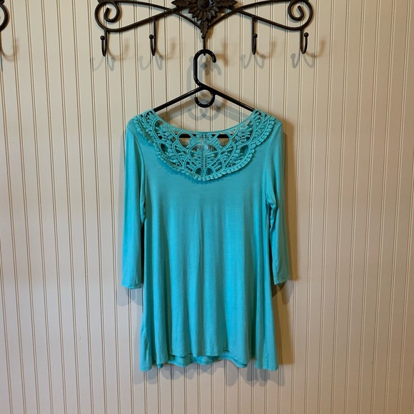 Turquoise Top - Picture 2 of 5